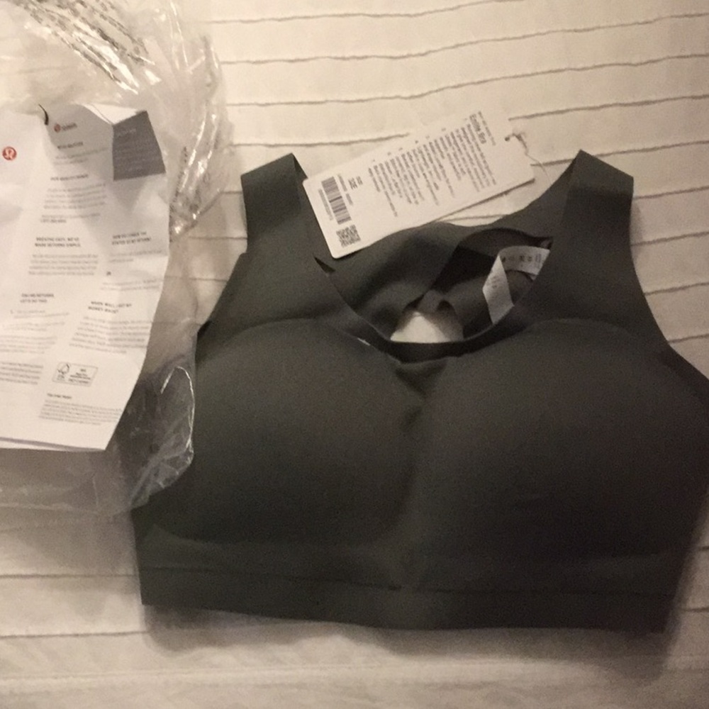 Lululemon Sports Bra Enlite 32E New